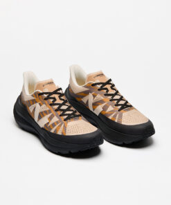 Alternative view of CONDOR 3 ADVANCED VEJA X CÉSAR VILLALBA AREIA CASHEW OURO
