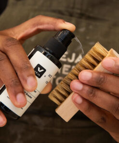 Alternative view of SNEAKER CARE KIT VEJA X ACT OF CARING